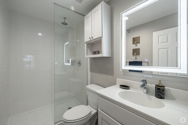 2BR, 2BA - 1,050SF - Bathroom - The Wheatlands Apartments