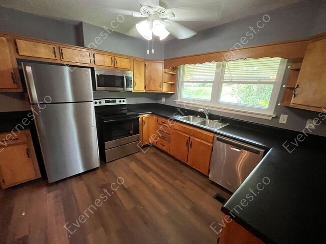 Building Photo - 4700 Tomahawk Trail