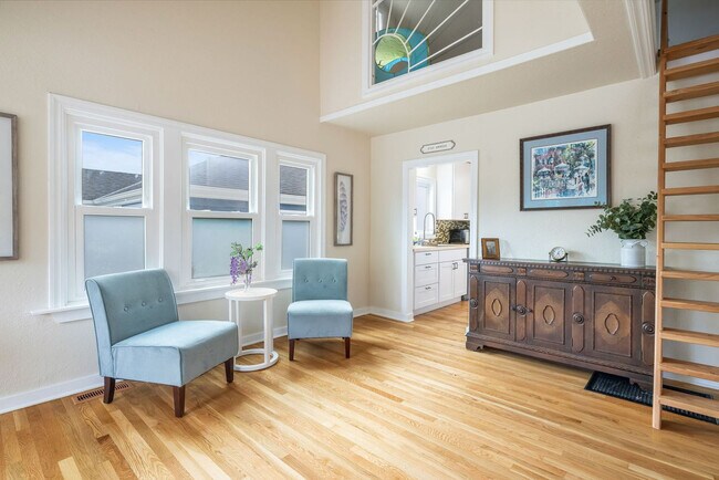 Foto del edificio - 4045 45th Ave SW