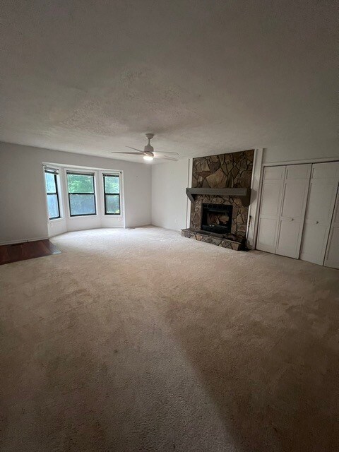 Foto del edificio - 4471 Ambras Way NW