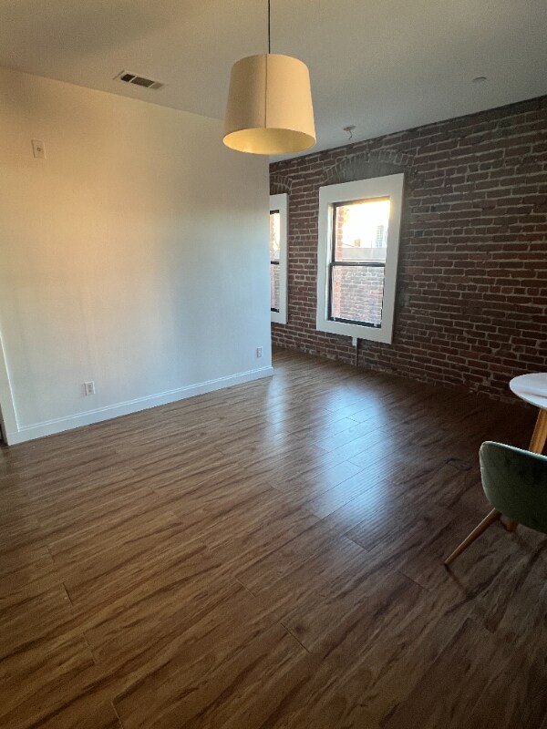 Building Photo - 920 Montgomery St