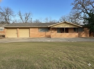 Building Photo - 7013 Meadowbrook Dr