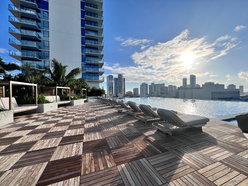 Foto principal - 1515 Liona St