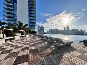 Building Photo - 1515 Liona St