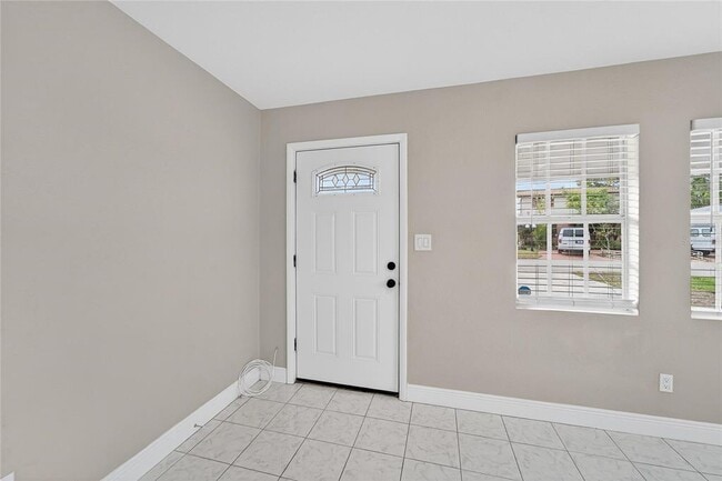 Building Photo - 4945 36th Ave N