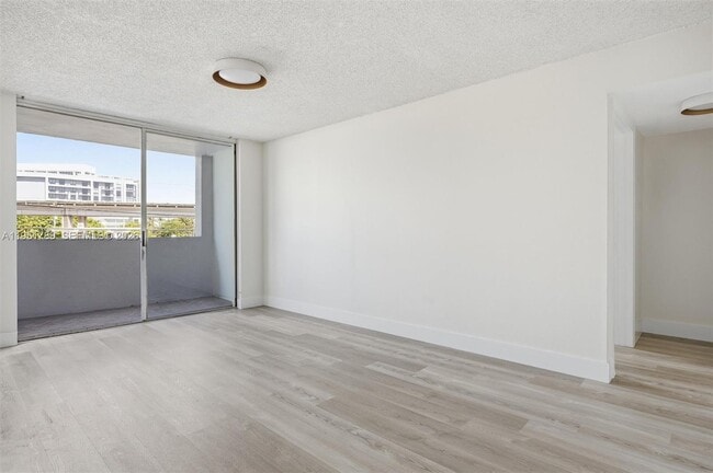 Foto del edificio - 1010 NW 11th St