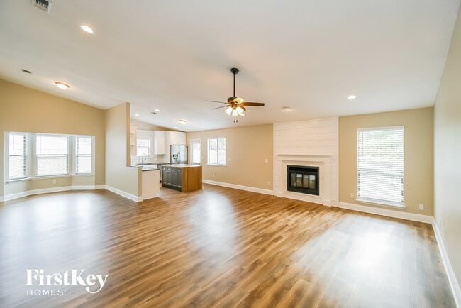 Building Photo - 1746 Tiffany Pines Cir W