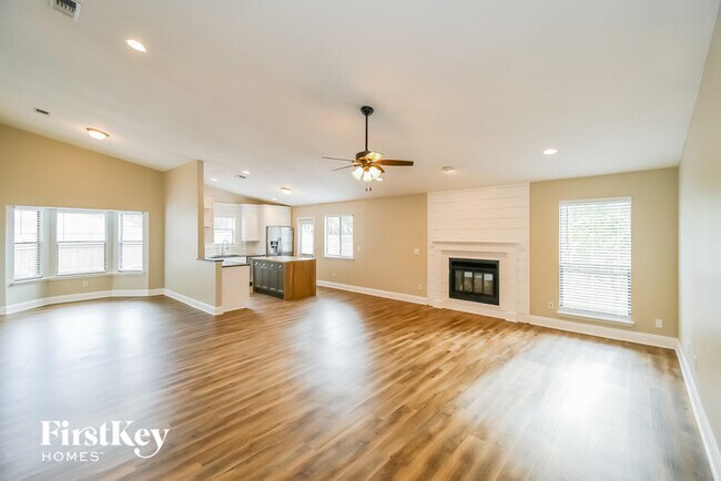 Foto del edificio - 1746 Tiffany Pines Cir W