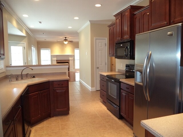Foto del edificio - 3212 Rolling Hills Ln