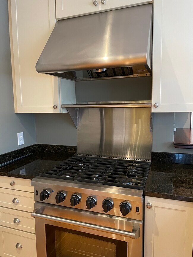 Foto del edificio - 36 Gerald Rd