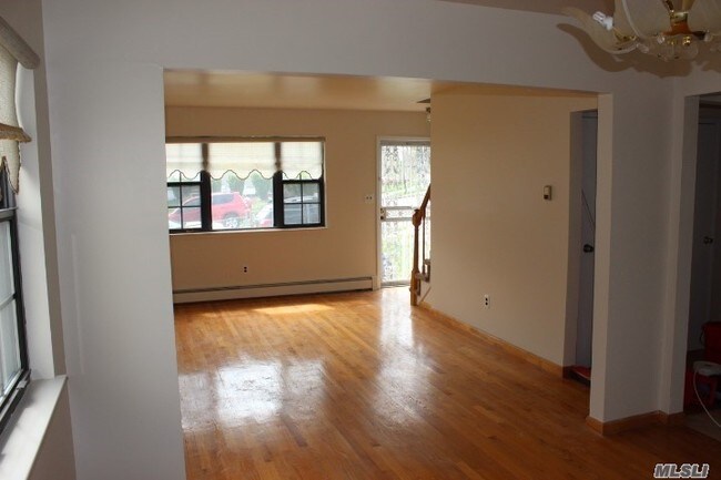 Building Photo - 20 Cherry Brook Pl S