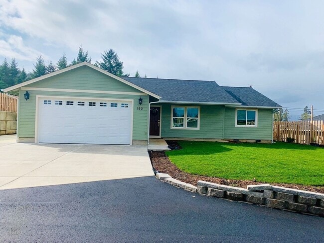 Building Photo - Newer 3 bedroom 2 bath house in Sutherlin