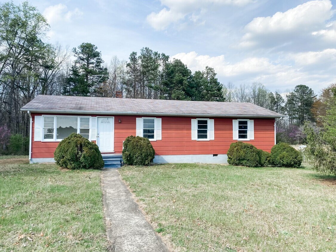 1047 Matts Trail, Nathalie, VA 24577 House Rental in Nathalie, VA