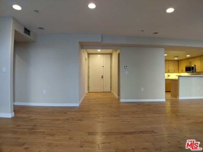 Foto del edificio - 5143 White Oak Ave