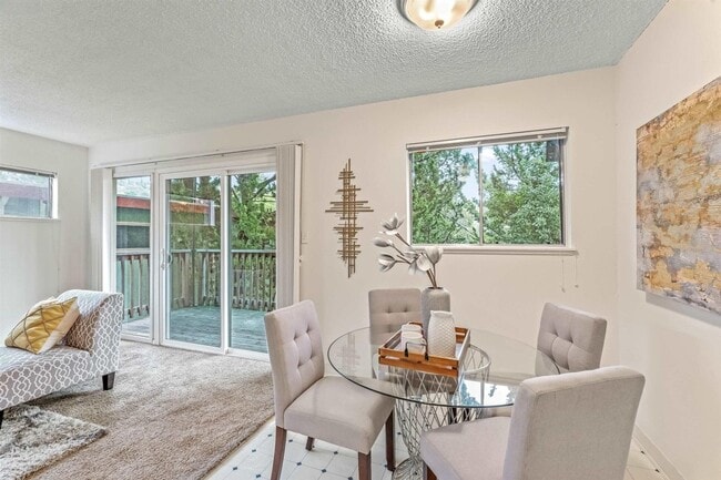 Foto del edificio - Serene Montclair Retreat: 1BD/1BA with Private Deck