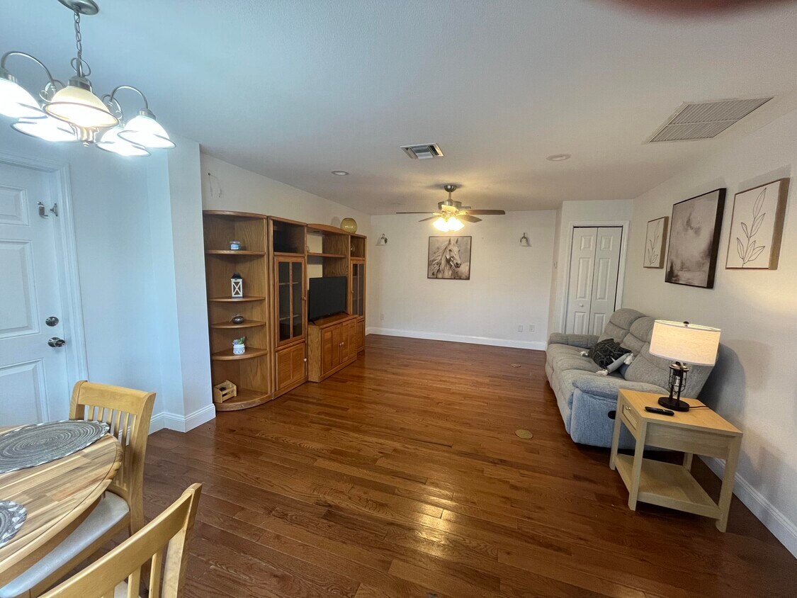 Foto principal - 6404 SW Woodham St