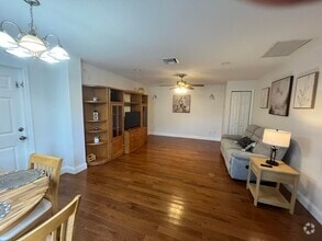 Building Photo - 6404 SW Woodham St