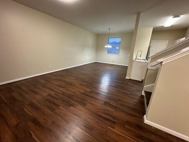 Building Photo - 6435 Waldron Dr