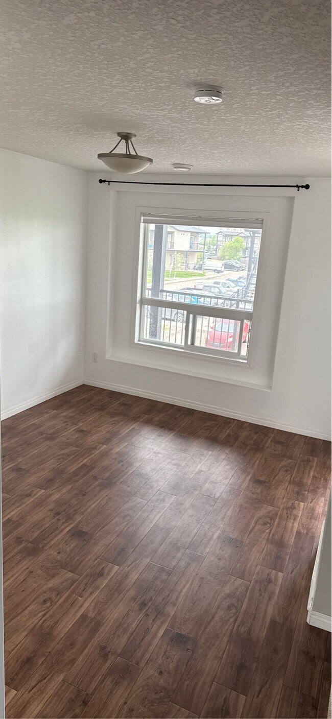 Building Photo - 3822 Dewdney Ave E