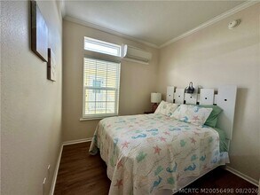 Building Photo - 437 NE Intercoastal Dr