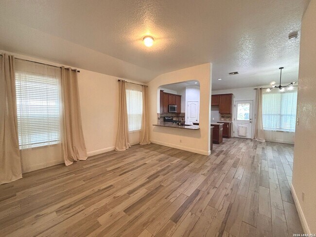 Foto del edificio - 4 Bedroom Home with Outdoor Kitchen in Wortham Oaks San Antonio