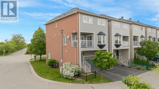 Building Photo - 5090-5090 Fairview St