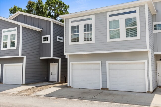 Building Photo - 4933 Dalhart Dr