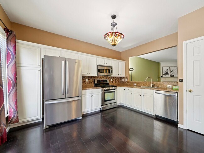 Foto del edificio - 3 Bedroom Townhome in the Heart of Dulth