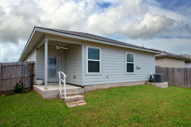 Foto del edificio - 3 Bedroom, 2 Bath in Midtown Subdivision C...