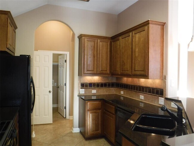Building Photo - 2859 Angelina Dr