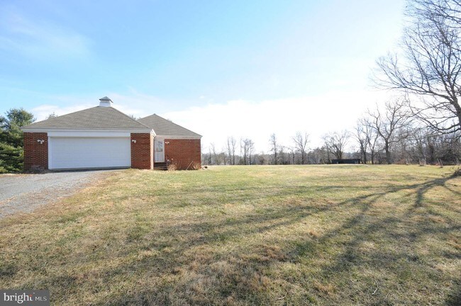 Building Photo - 37369 Wineberry Ln