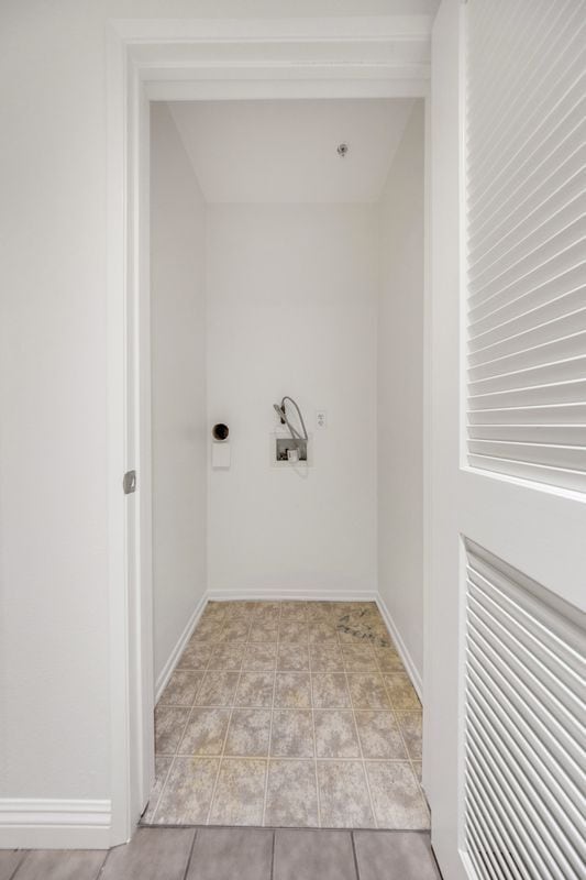 Building Photo - 6287 Ancora Ln