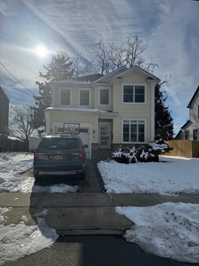 Building Photo - 94 Park Ave