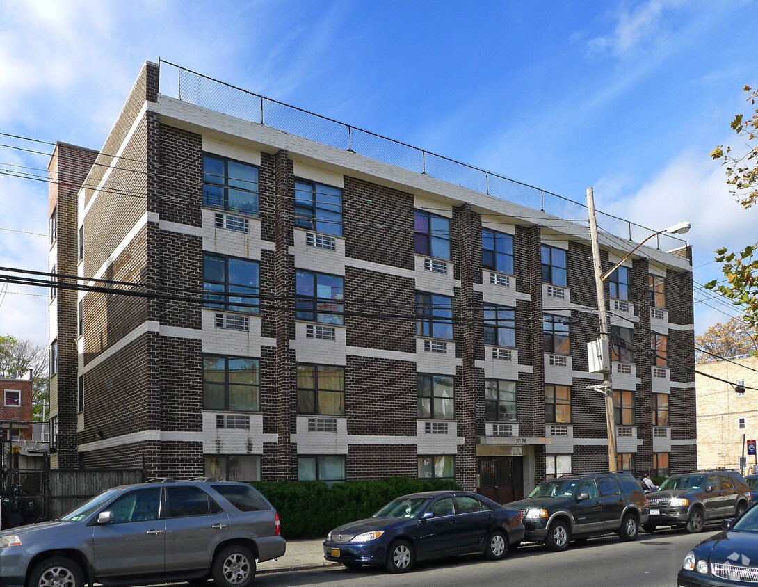 Primary Photo - 37-06 104th St