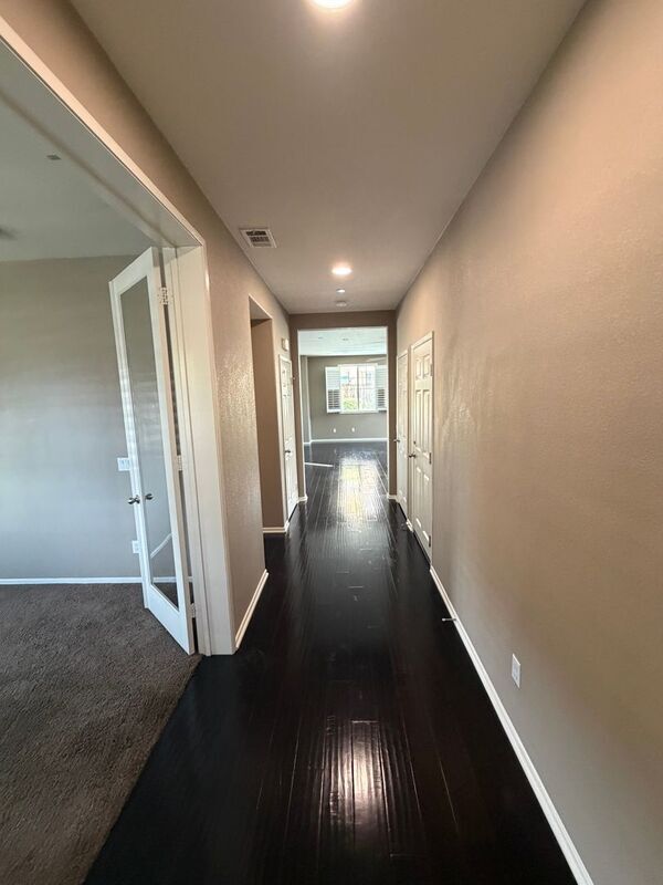 Building Photo - 27238 Avon Ln