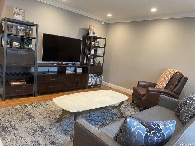 Foto del edificio - 27 Marwood Rd N