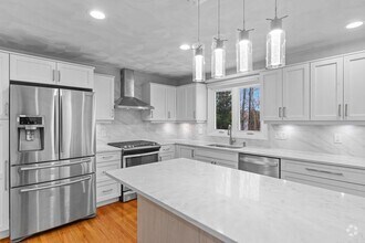 Building Photo - 43 Sage Dr
