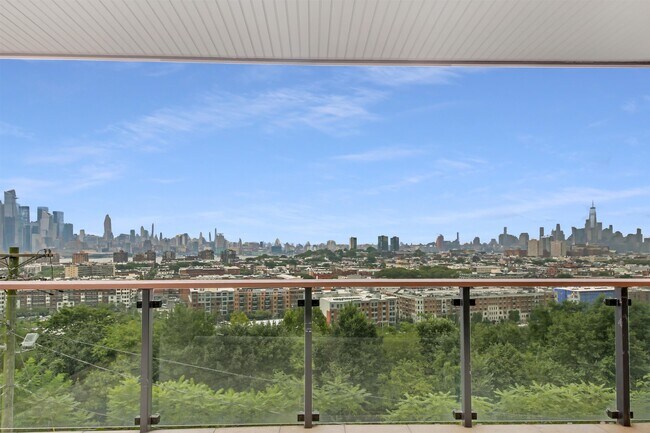 Foto del edificio - 215 Manhattan Ave