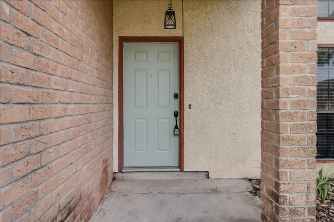 Foto del edificio - 11205 Willowood Creek Dr