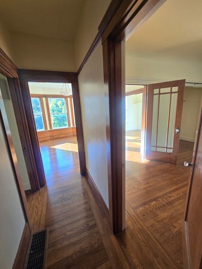 Building Photo - 126