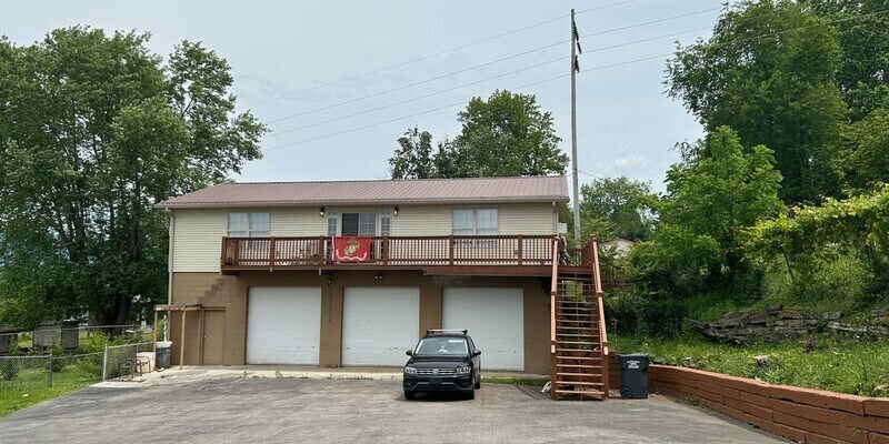 Primary Photo - 237 Kingsley Drive