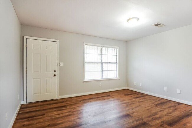 Building Photo - 2537 23rd St Ensley