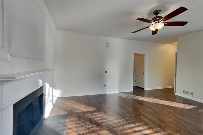 Building Photo - 2338 Talamill Dr NE