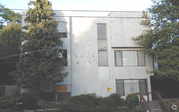 Building Photo - 5018 11th Ave NE
