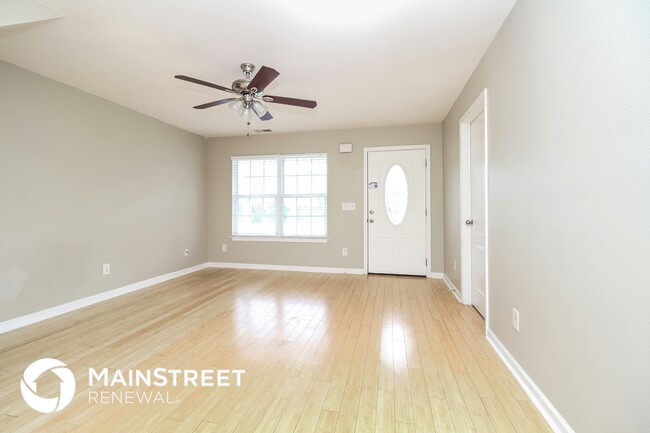 Building Photo - 143 Lyndhurst Dr