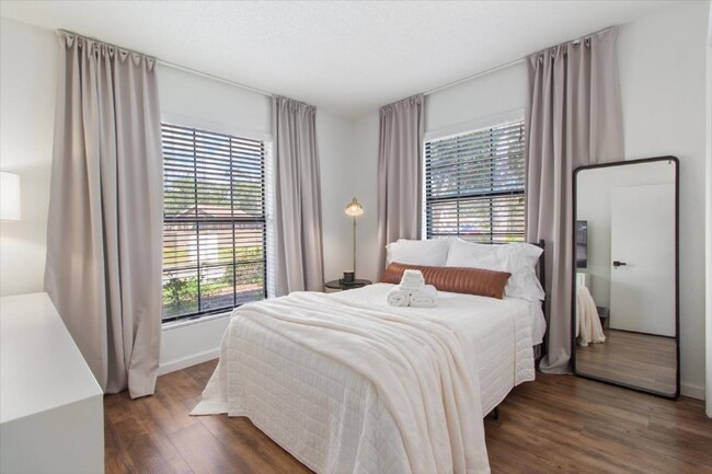 Foto del edificio - 5322 Bradbury Ct