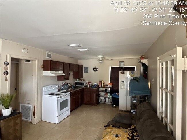 Building Photo - 260 Pine Tree Dr