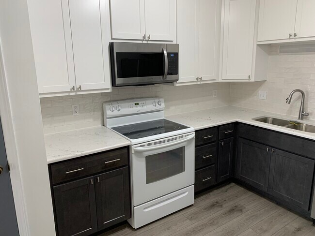 Building Photo - 1239 Creve Coeur Crossing Ln
