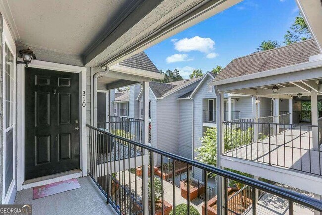 Foto del edificio - 310 Granville Ct