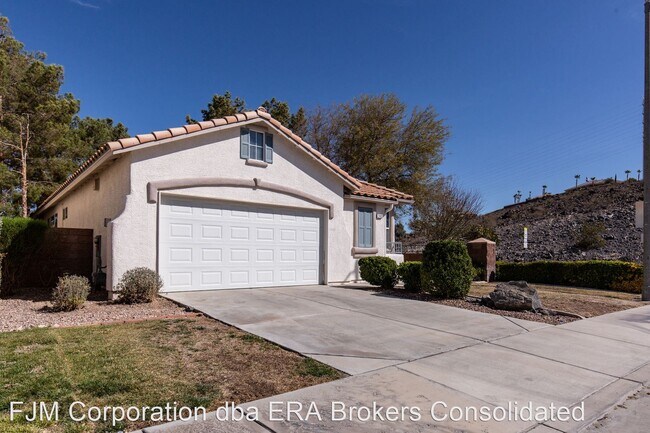 Building Photo - 3 br, 2 bath House - 2402 Canberra Ave